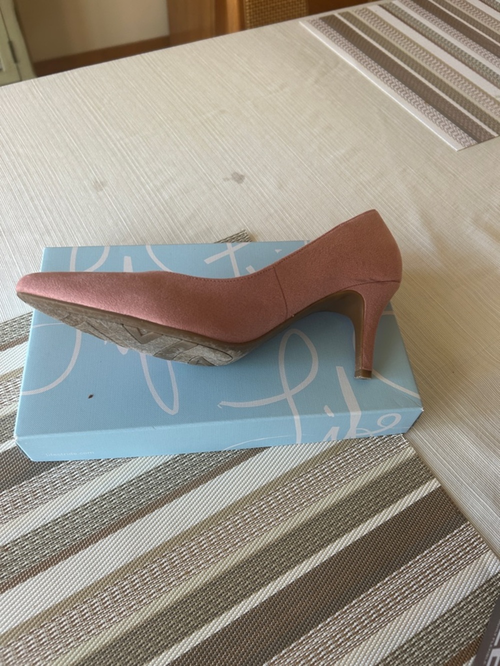 Life Stride Pink Suede Pointed-Toe Heels - Picture 4 of 9